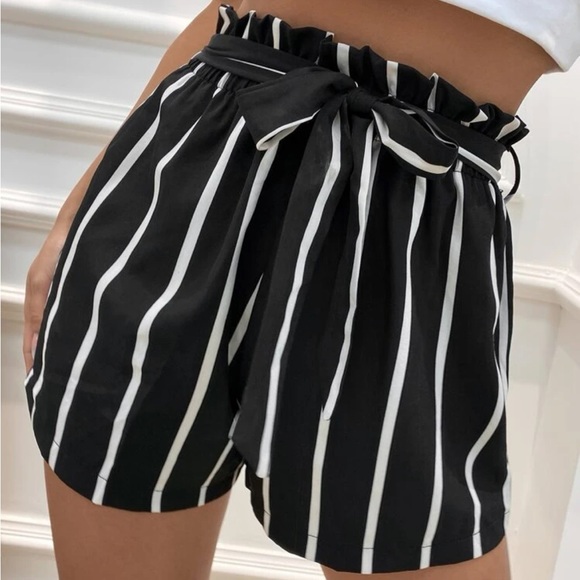 Paper Bag Shorts *NWOT* - Picture 2 of 6